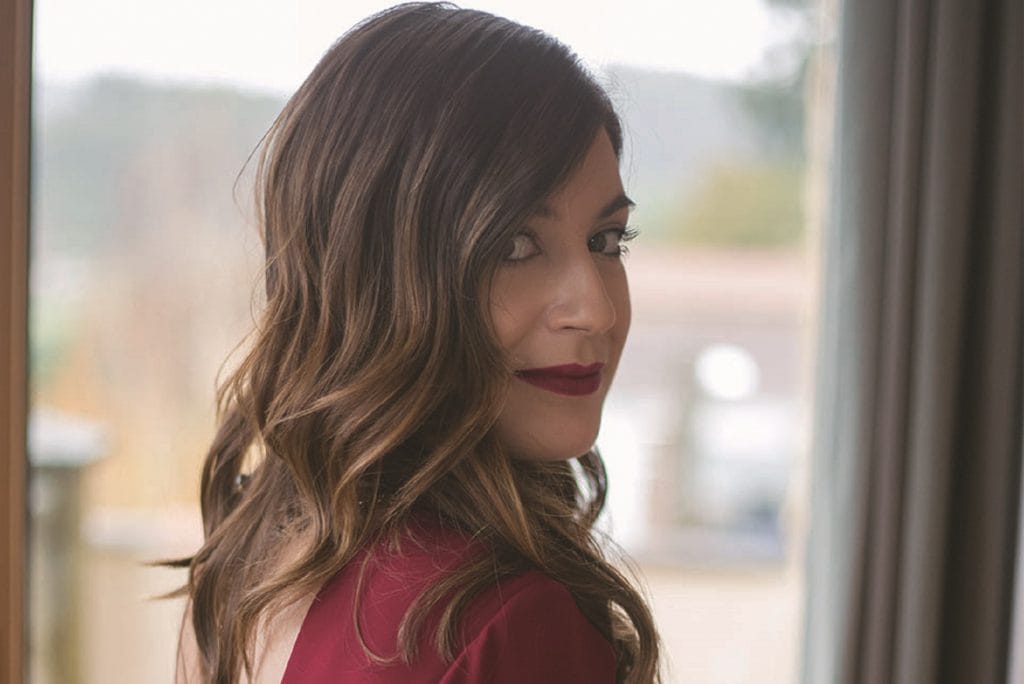 Labios granates y delineado Isabel Domínguez Maquilladora Huelva